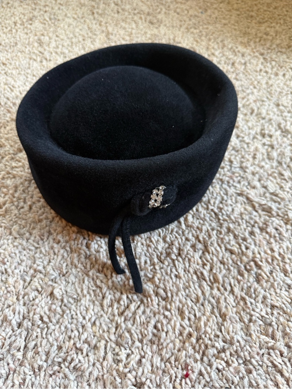 Vintage 50s 60s Sher-Aton Black Velvet Pillbox Hat Rhinestone Bow Made In Italy